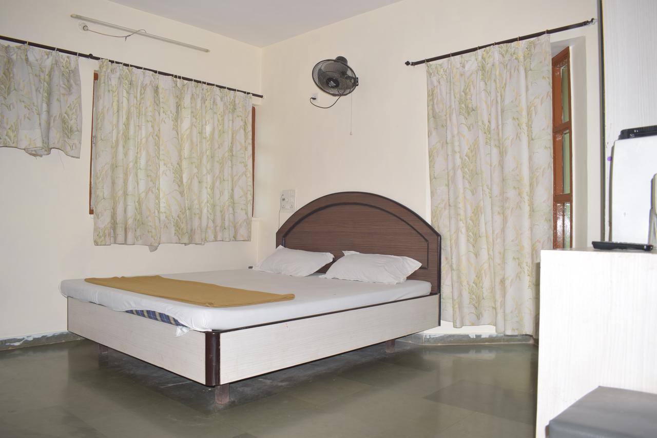 אליבג Hotel Guruji מראה חיצוני תמונה